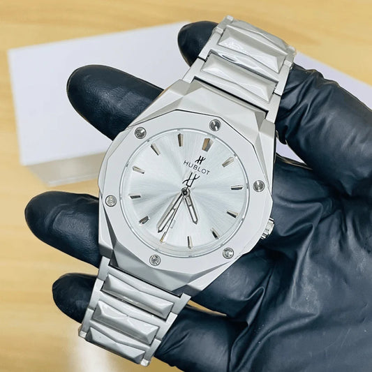 Hublot Classic Watch with Cut