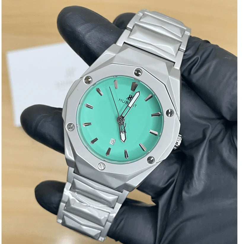 Hublot Classic Watch With Silver Cut