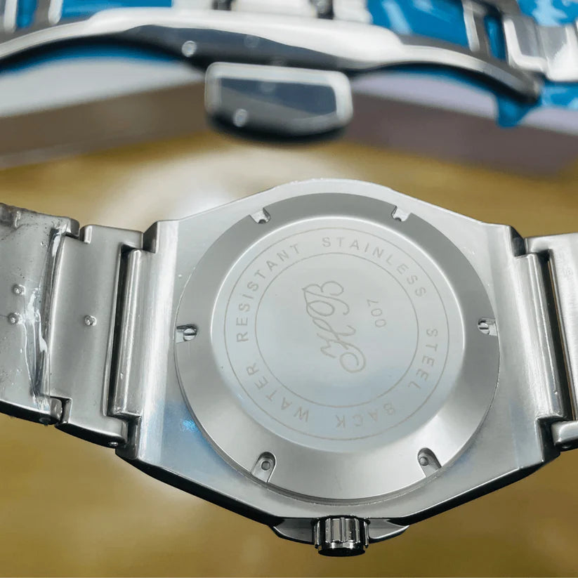 Hublot Classic Watch With Cut